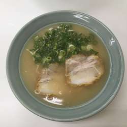 塩とんこつラーメン
