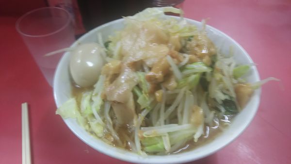 「小ラーメンぶた5枚(ヤサイ・アブラ・カラメ)　味玉」@ラーメン二郎 環七一之江店の写真