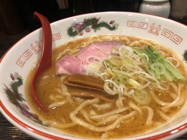「濃厚魚介とんこつらーめん 太麺 750円」@製麺処 蔵木の写真