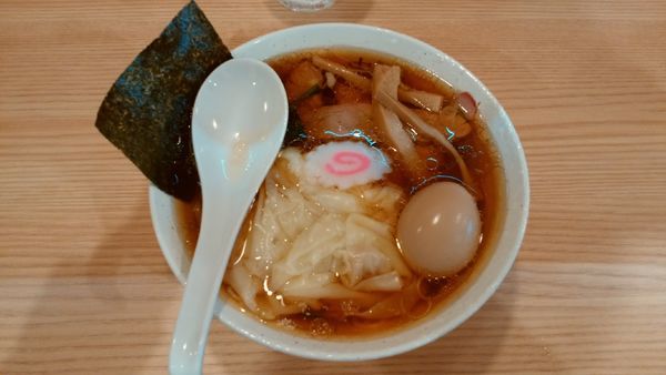 「ワンタン麺¥840-＋半熟味玉¥100-」@白河手打中華そば 中村の写真