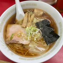 ワンタンメン 900円　小チャーハン400円