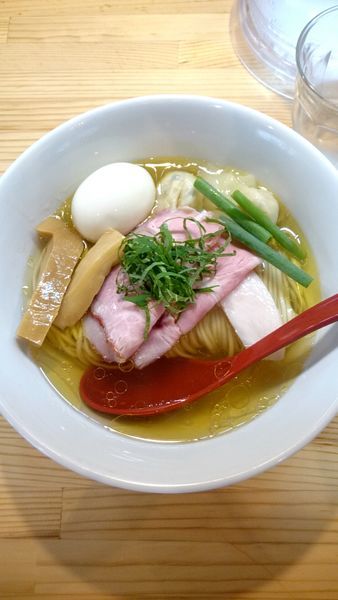 「塩中華そば   松    950円」@自家製麺 くろ松の写真