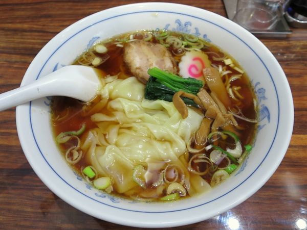 「ワンタンメン ８００円」@泰鵬 駅前店の写真