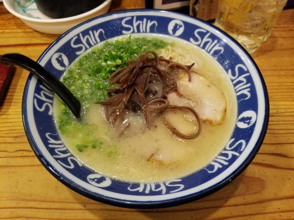 「shin shinラーメン」@博多らーめん ShinShin 天神本店の写真