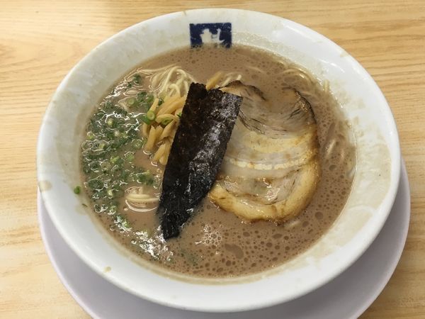 「ラーメン(並)」@魁龍 博多本店の写真