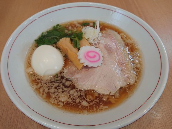 「醤油ラーメン700円＋味玉100円」@拉麺 イチバノナカの写真