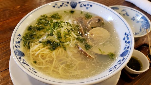 「貝だしラーメン 850円(バジル)」@貝料理 梵厨の写真
