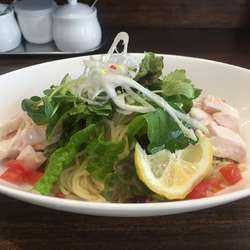 醤油ラーメン、冷製 レモン香るまぜそば