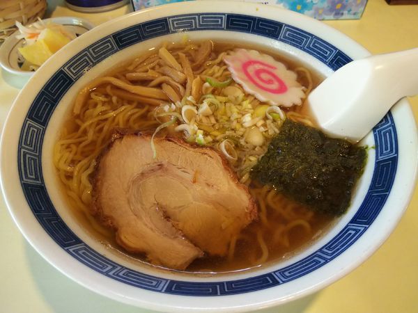 「醤油ラーメン ※漬物小鉢付き」@喜龍の写真