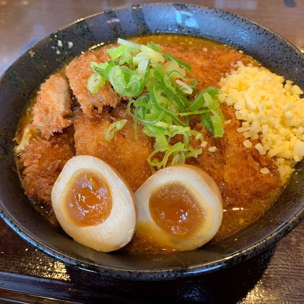 「手仕込みとんかつこいこくカレーラーメン　大盛り　ちょい辛」@麺屋ここいち 楽市街道中之郷店の写真