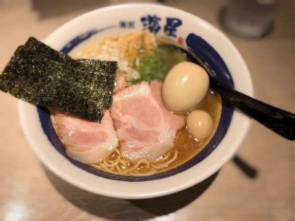 「煮干しそばニコ玉入り」@濃厚煮干しそば 麺匠 濱星 二子玉川店の写真