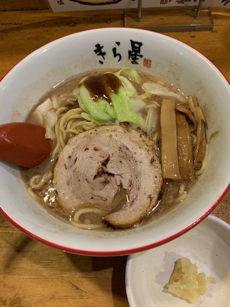 「とんこつラーメン 700円 生しぼりニンニク30円」@きら星の写真