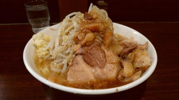 「ラーメン 780円全マシ」@ピコピコポンの写真