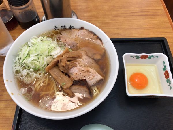 「らーめん ふつう(760円)+生玉子(50円)」@大勝軒 淵野辺店の写真