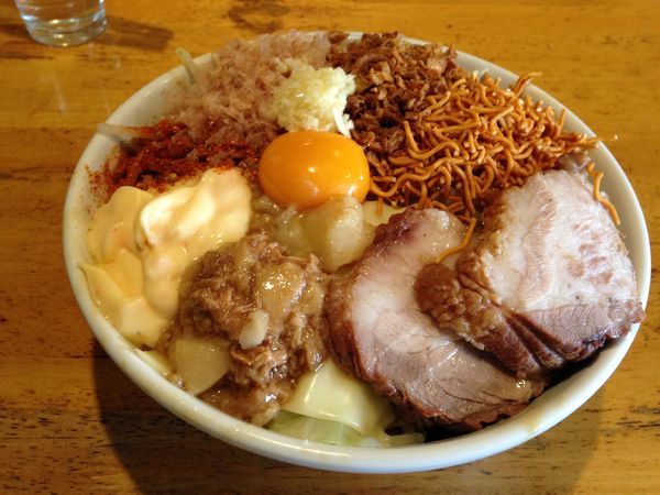 「まぜそば 麺増し」@三十郎 下館駅南店の写真