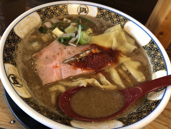 「すごい煮干しラーメン」@すごい煮干ラーメン凪 新宿ゴールデン街店 本館の写真