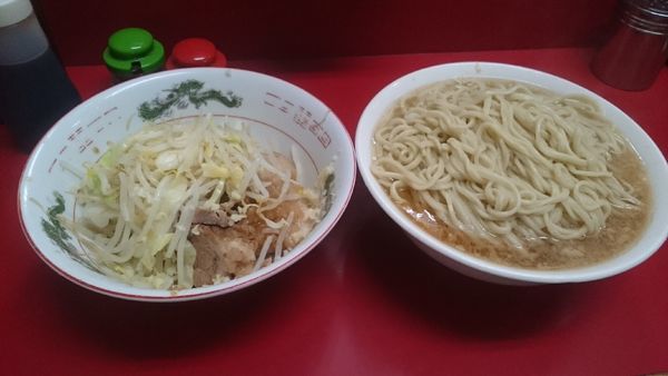 「麺増し・大ブタ(ニンニク少し)￥９３０」@ラーメン二郎 京急川崎店の写真