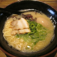 らーめんや よしとも 城見町通り店の画像