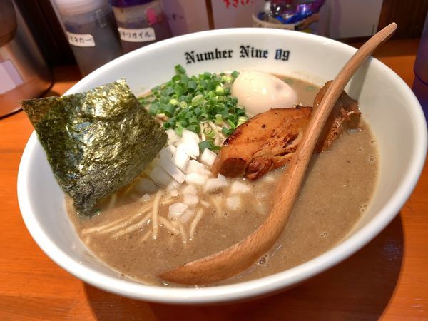 「濃厚ラーメン＋煮干し」@麺Dining Number Nine 09の写真
