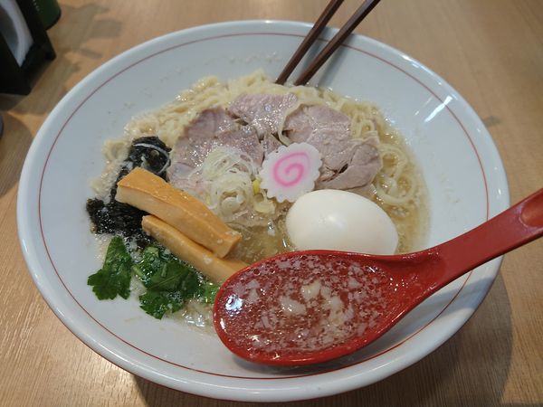 「塩ラーメン700円＋味玉100円」@拉麺 イチバノナカの写真