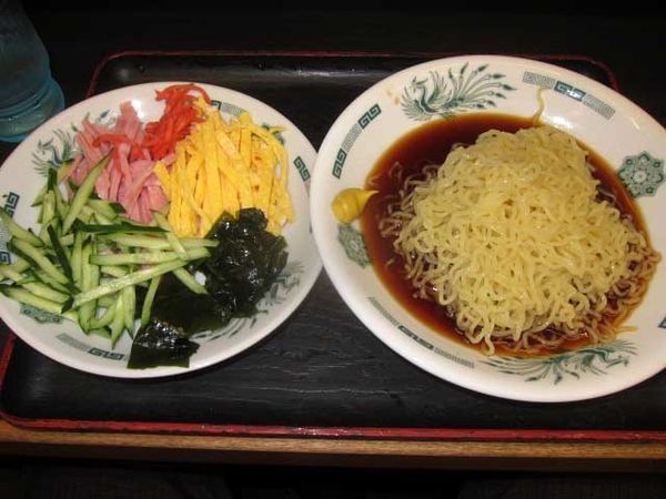 「黒酢しょうゆ冷し麺　530円」@日高屋 上野広小路店の写真