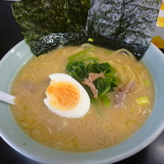 横浜ラーメン ながせ家の画像
