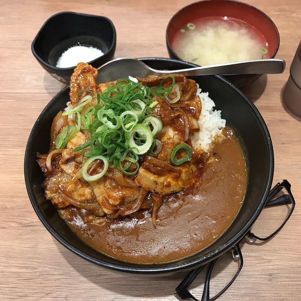「辛すたカレー」@名物 すた丼の店 立川店の写真