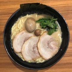 横浜家系ラーメン 壱角家 国分寺店の写真