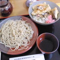 そばの花畑の画像