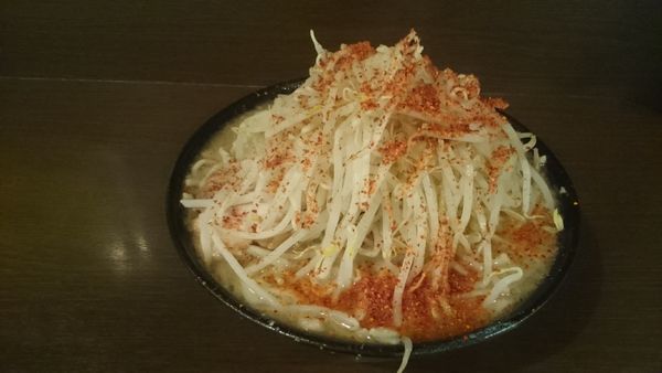 「麺増し・大(トウガラシヤサイカラメ)￥８３０」@ラーメン二郎 JR西口蒲田店の写真