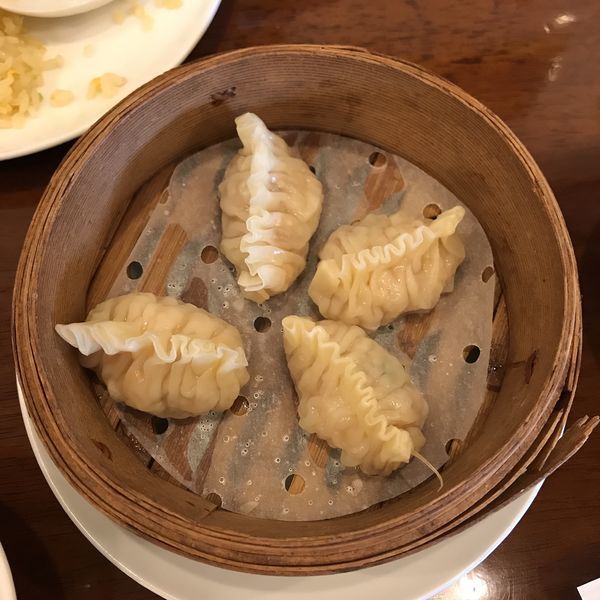 「魚翅餃子　フカヒレギョウザ（4個）」@三和楼の写真