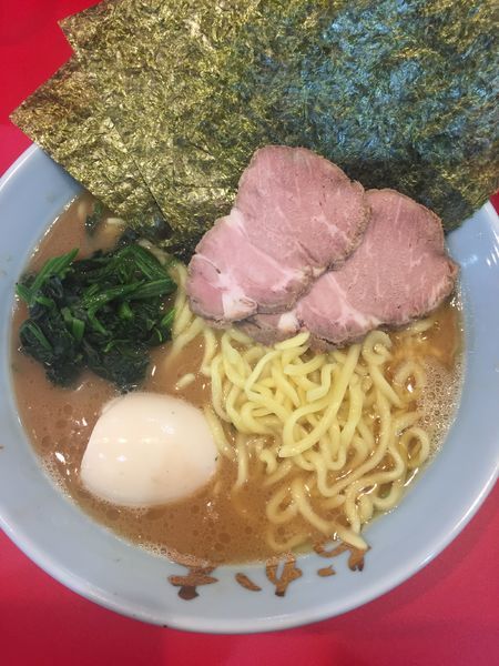 「特製ラーメン中盛」@横浜ラーメン おか本の写真