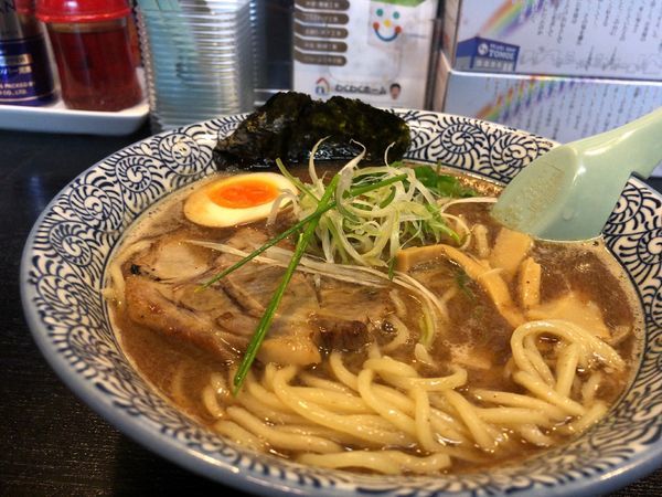 「ラーメン 豚骨魚介 750円」@麺屋 青山 本店の写真