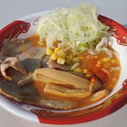 濃厚極ウマ新潟味噌ラーメン＋柔肌ネギダブル￥２００＠東横