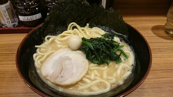 「ラーメン（690円）」@家系ラーメン 壱角家 青物横丁店の写真
