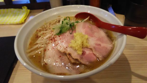 「[限定]鶏白湯焼き味噌ラーメン　+　吊しチャーシュー」@拉麺 大公 南太田本店の写真