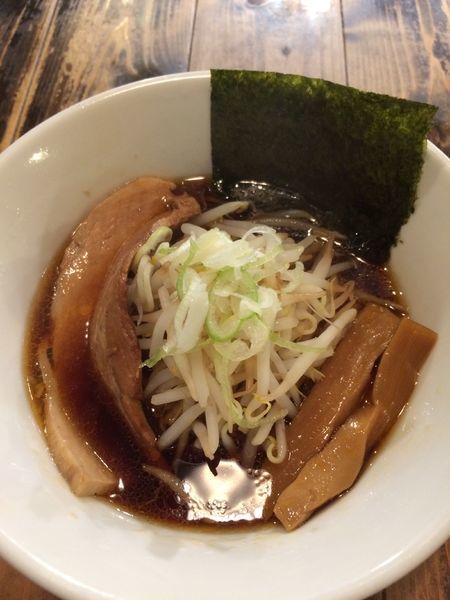 「京介醤油ラーメン720円」@つけめん屋 赤羽京介の写真