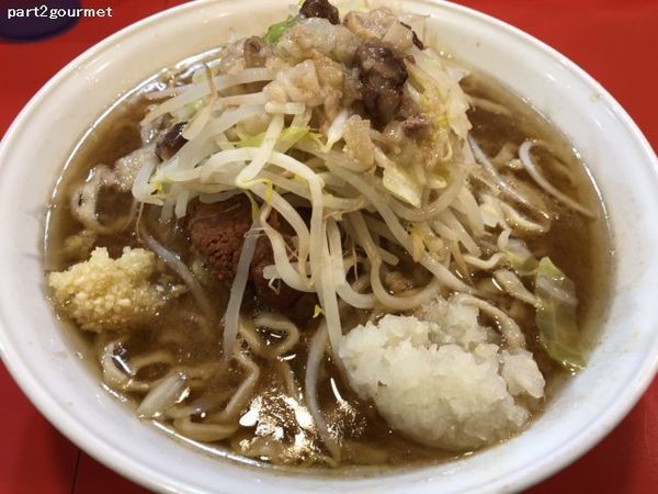 「らーめん(豚2枚)+たまねぎ 「ニンニクアブラ」(800円)」@麺屋 桐龍の写真