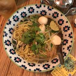 クイッティオナーム（中華麺）