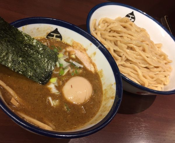 「インドのつけ麺(中、冷や盛り)＋味付玉子」@つけめん 玉 本店の写真