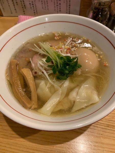 「海老ワンタン煮玉子塩そば1100円」@地球の中華そばの写真