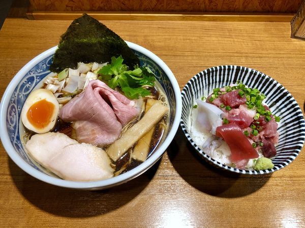 「煮干そば 黒醤油￥690＋海鮮丼￥430」@寿製麺よしかわ 川越店の写真