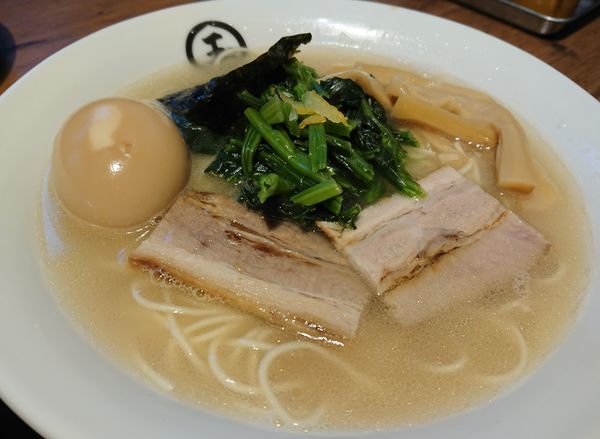 「濃厚金目鯛そば＋味玉＋ホウレン草」@東京煮干中華そば 三三㐂 大森の写真