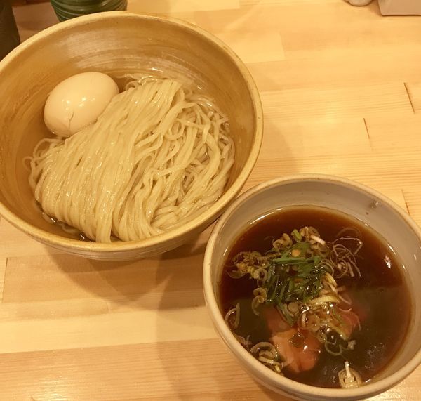 「鰹昆布出汁味玉醤油つけ麺 ごろ肉ご飯」@迂直の写真