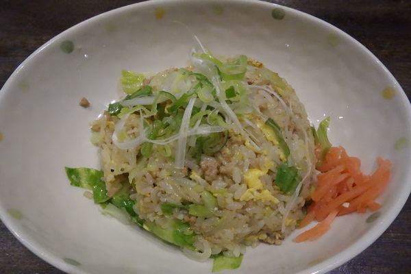 「挽肉とレタスの半チャーハン」@仙臺らーめん 味噌 三礎の写真