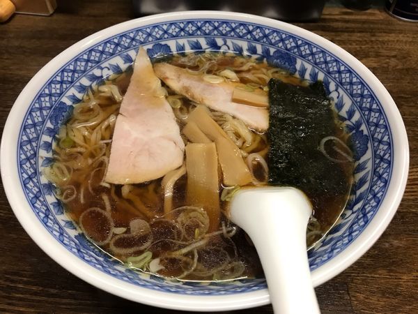 「手打ちラーメン  690円」@らーめん酒房 平八朗の写真