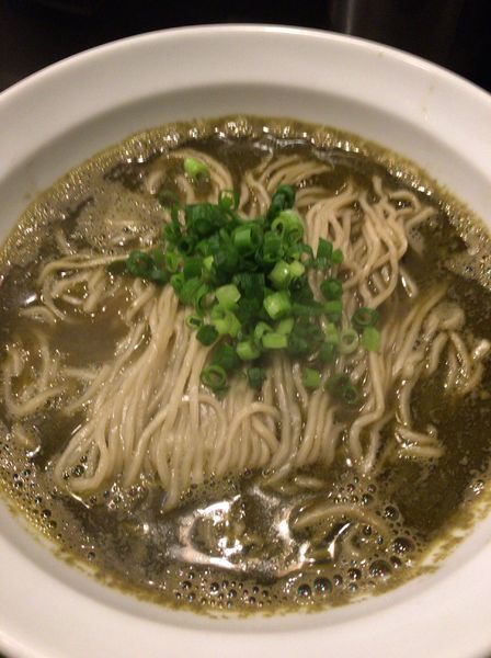 「【限定】アワビの肝そば（大船渡産蝦夷鮑）９００円」@灰汁中華 丿貫 福富町本店の写真