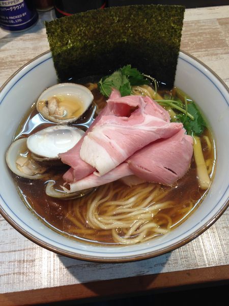 「蛤そば(濃い口醤油に変更)880円」@中華そば 四つ葉の写真