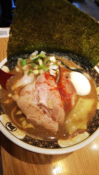 「特製すごい煮干しラーメン」@ラーメン凪 川口東口駅前店の写真