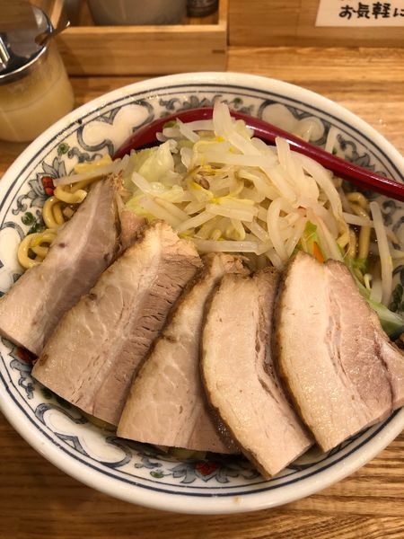 「限定 豚骨とマー油のスープタプタプ油そば 肉増し 1000円」@くじら食堂 nonowa東小金井店の写真